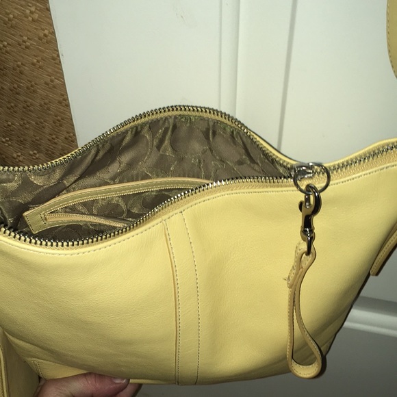 EUC COACH purse with matching wristlet - Picture 6 of 6